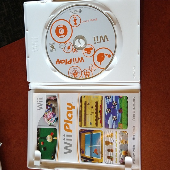 Nintendo Wii, Wii play game, used, in case - Picture 3 of 3